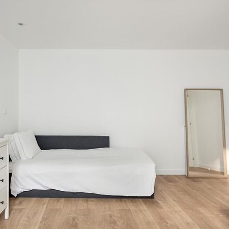 Joivy Minimalistic Apt W Patio In Principe Real Lisboa Eksteriør billede