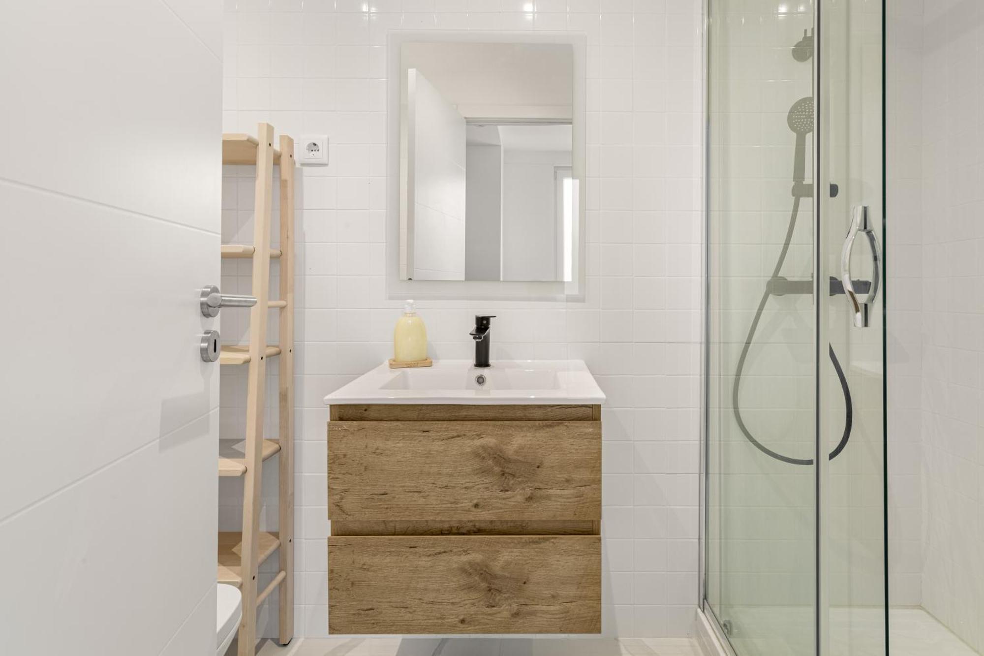 Joivy Minimalistic Apt W Patio In Principe Real Lisboa Eksteriør billede