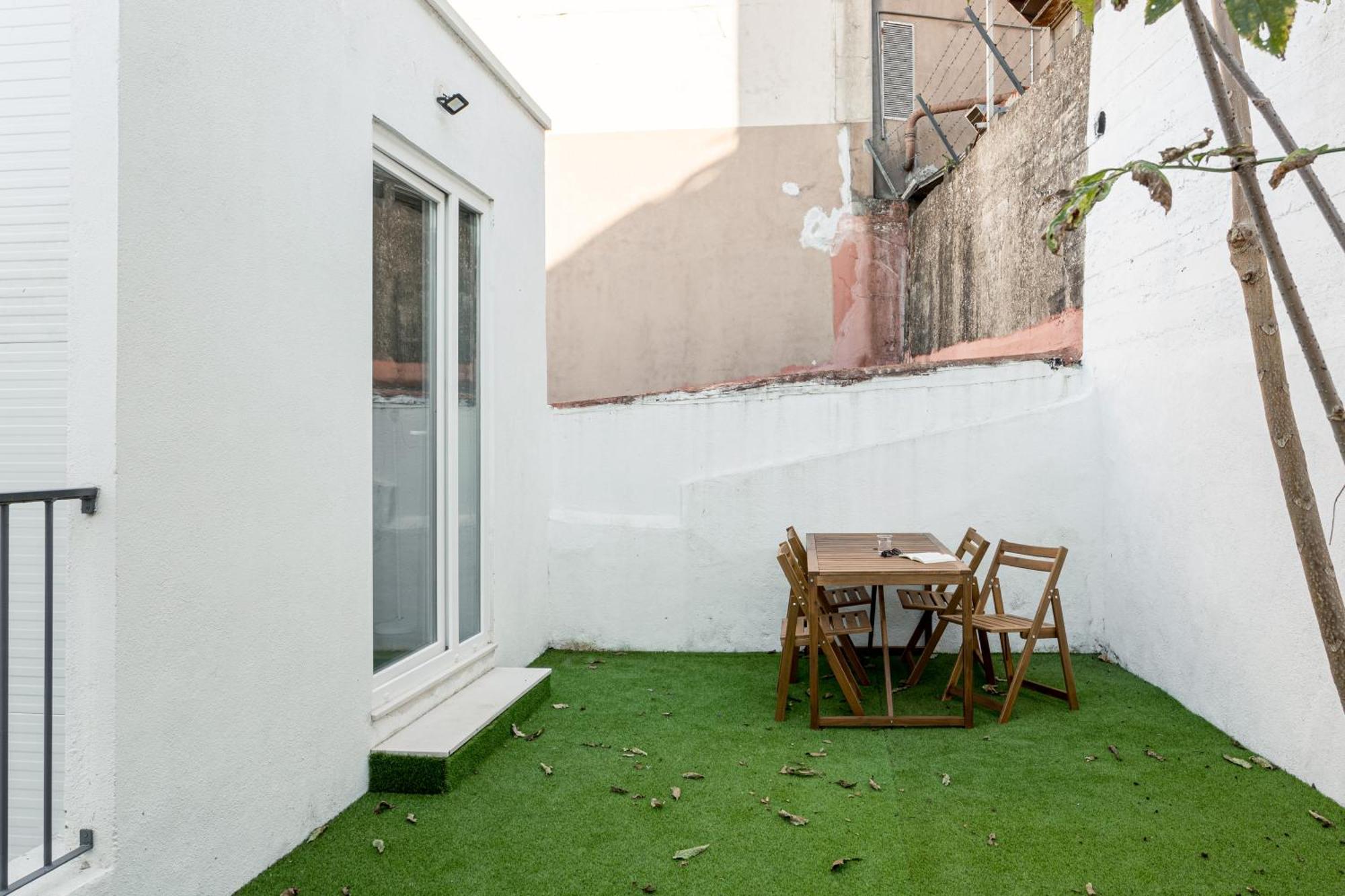 Joivy Minimalistic Apt W Patio In Principe Real Lisboa Eksteriør billede